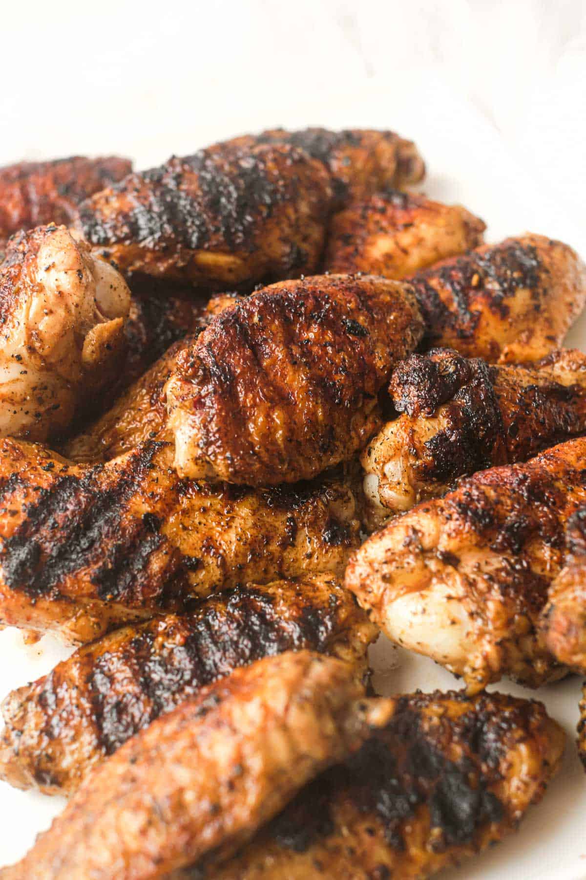 close up view of the finished grilled chicken wings
